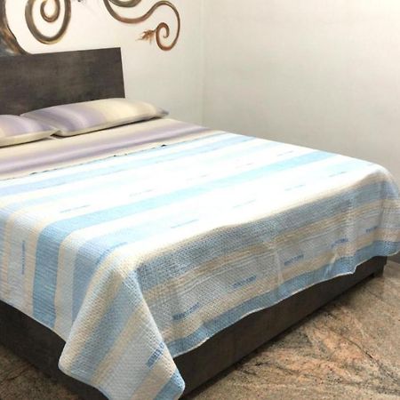 Apartament Oasi In Centro Bari Zewnętrze zdjęcie