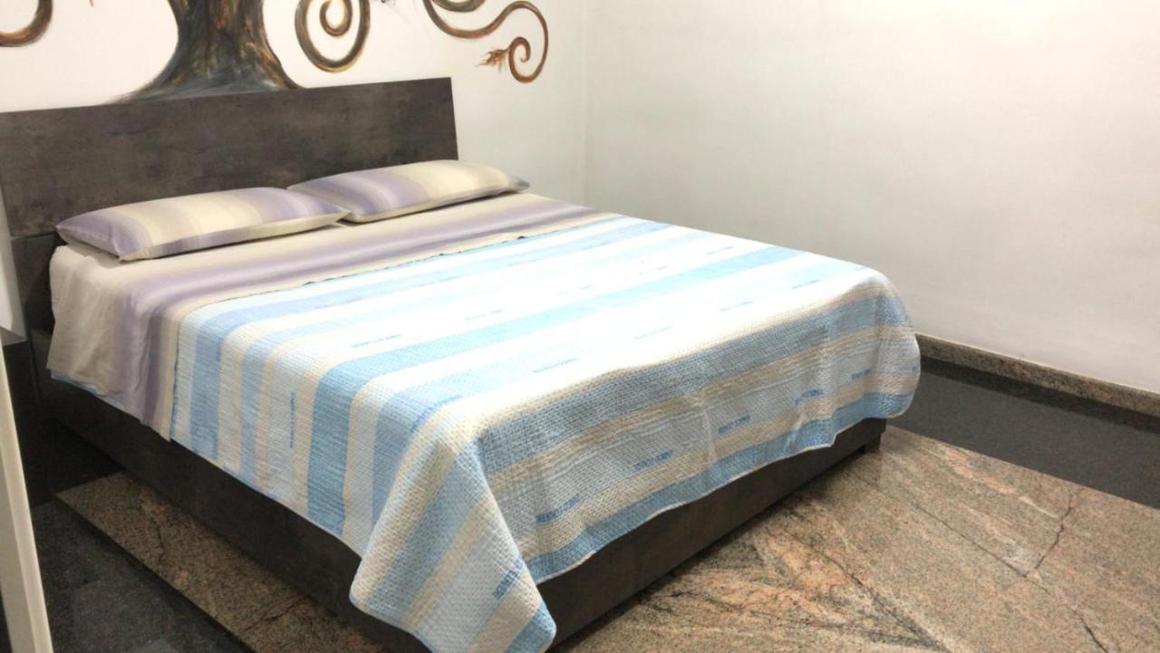 Apartament Oasi In Centro Bari Zewnętrze zdjęcie